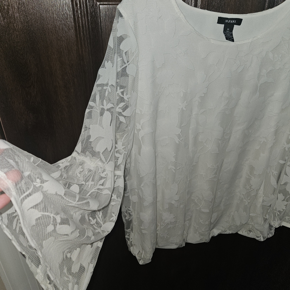 Alfani Ivory Floral Jacquard Bell-Sleeve Blouse